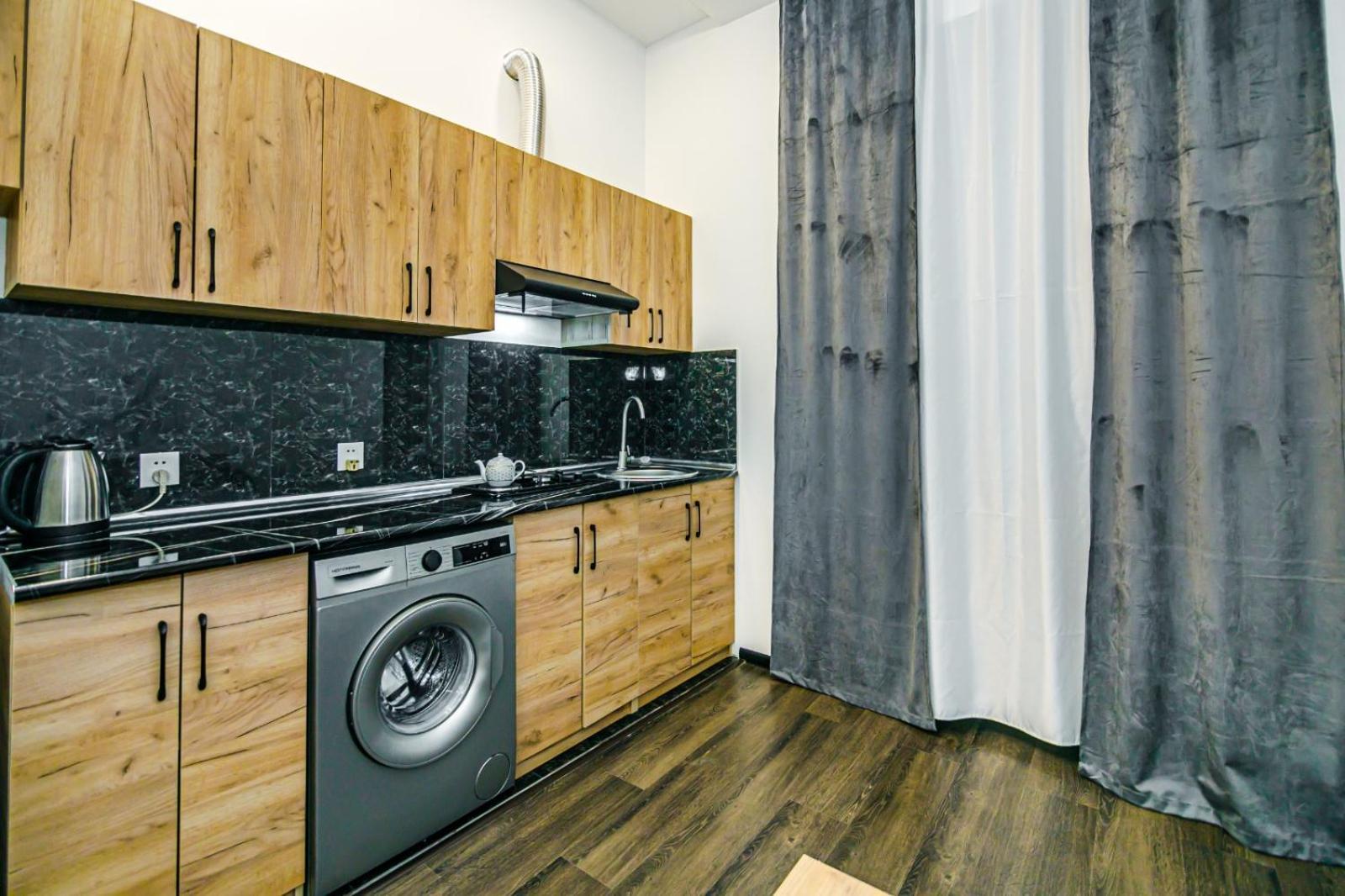 M Estate. 2 Room Home In Targovu 巴库 外观 照片