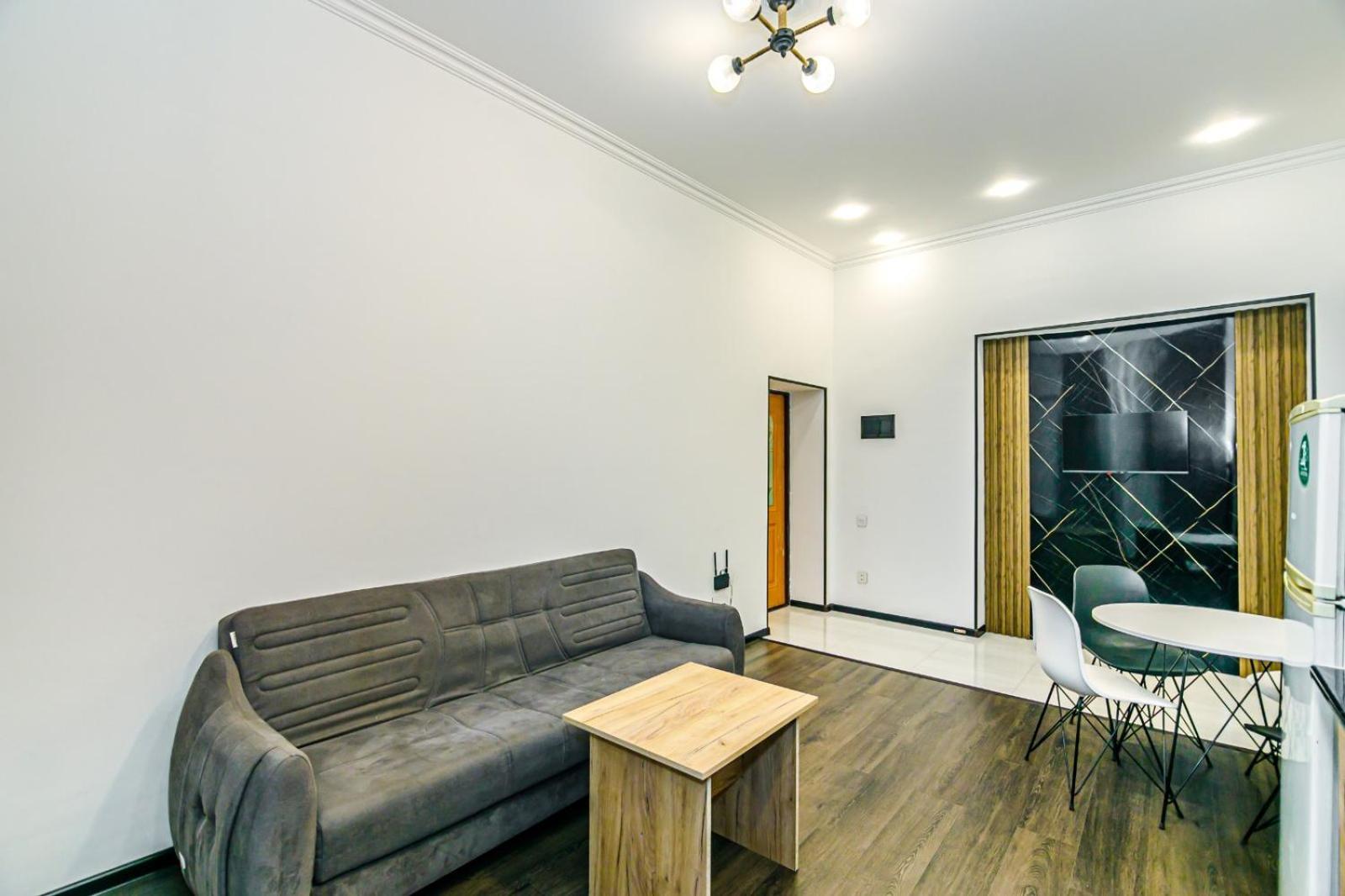 M Estate. 2 Room Home In Targovu 巴库 外观 照片