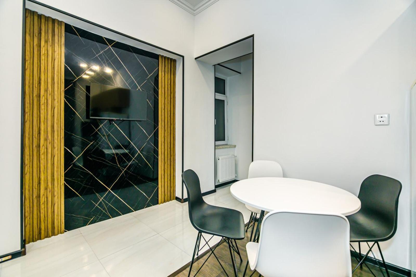 M Estate. 2 Room Home In Targovu 巴库 外观 照片